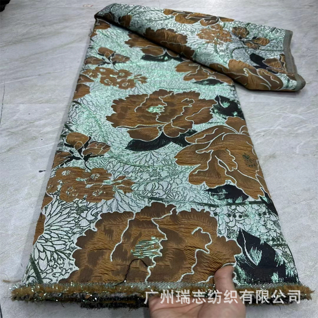 European and American three-dimensional embossed flower jacquard trench coat fabric autumn and winter dress suit brocade satin cheongsam embroidered fabric