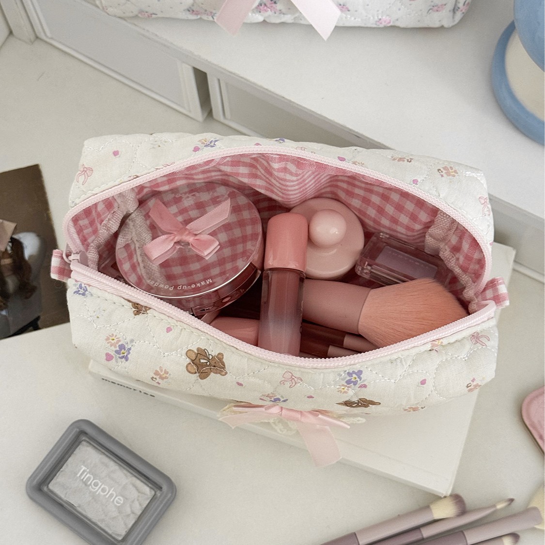 Picture of Cross-Border Bear Sweetheart Cosmetics Bag New Quilted Cute Ins Style High-Looking Large-Capacity Student Universal Pencil Case