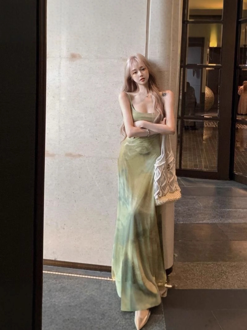 Vintage Cool Light Green Pure Want Sling dress Summer New Printed Long Dress Elegant Green Niche Slimming