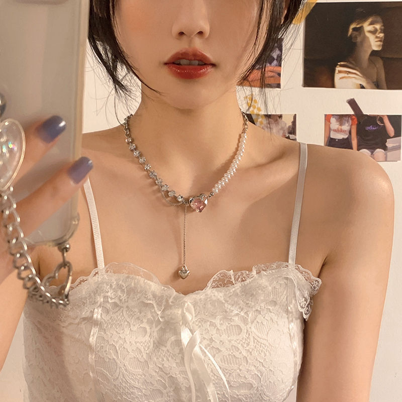 Fresh and sweet pure love necklace Women's Light luxury niche design sense zircon Pearl clavicle chain wholesale women