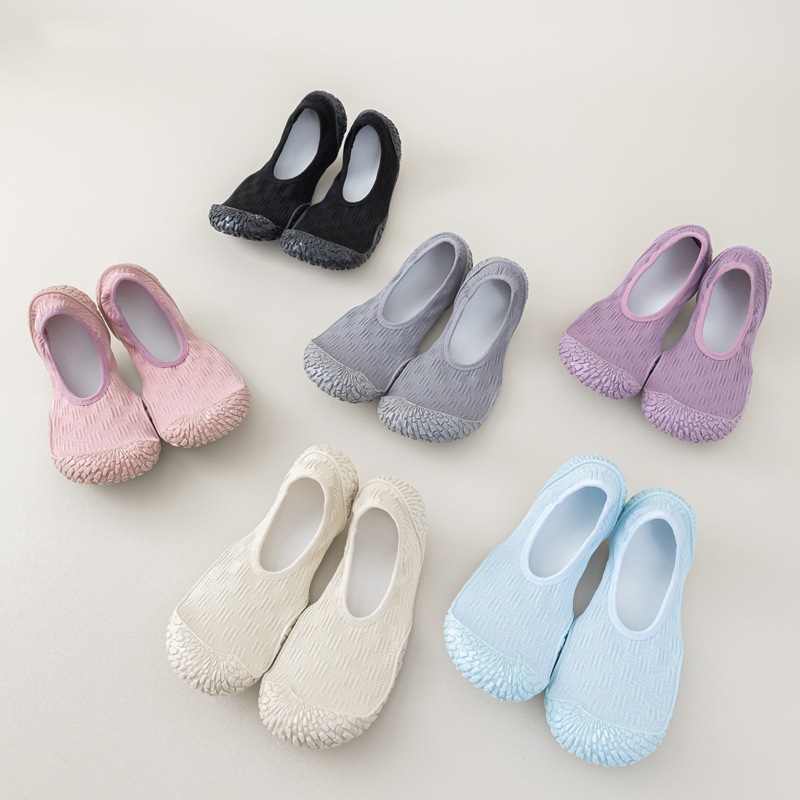 Picture of Indoor Fitness sneaker Women's Home Soft Bottom Lightweight Home Jumping Exercise Soft Light Fitness Skipping Rope Yoga Shoes Training