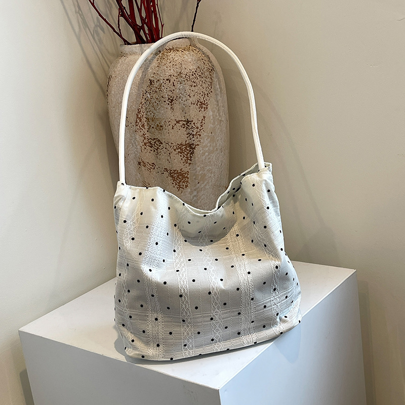 Picture of South Korea Niche Underarm Bag Women's 2024 New Fashionable Fashionable Portable Granny Bag Shoulder Delicate Small Bag