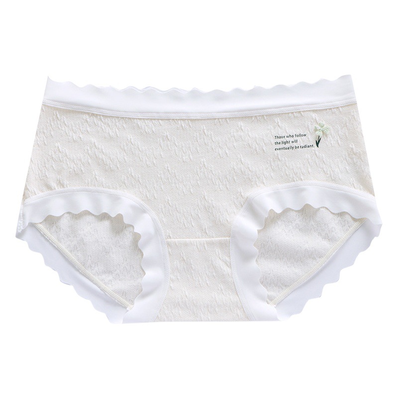 Japanese style girl's cloud-feeling nude pants pure cotton mid-waist antibacterial crotch autumn seamless breathable women's briefs wholesale