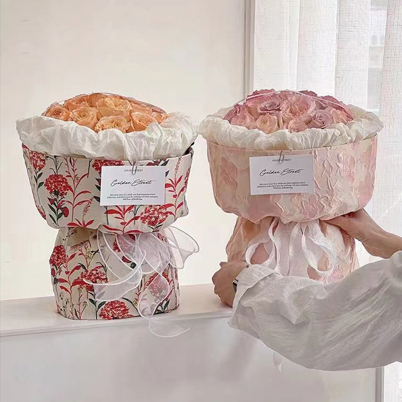 Picture of Valentine's Day Small Fragrant Style Flower bouquet Stereotypes Round bouquet Lined with cardboard Quick Flower Artifact Flower Packaging Material