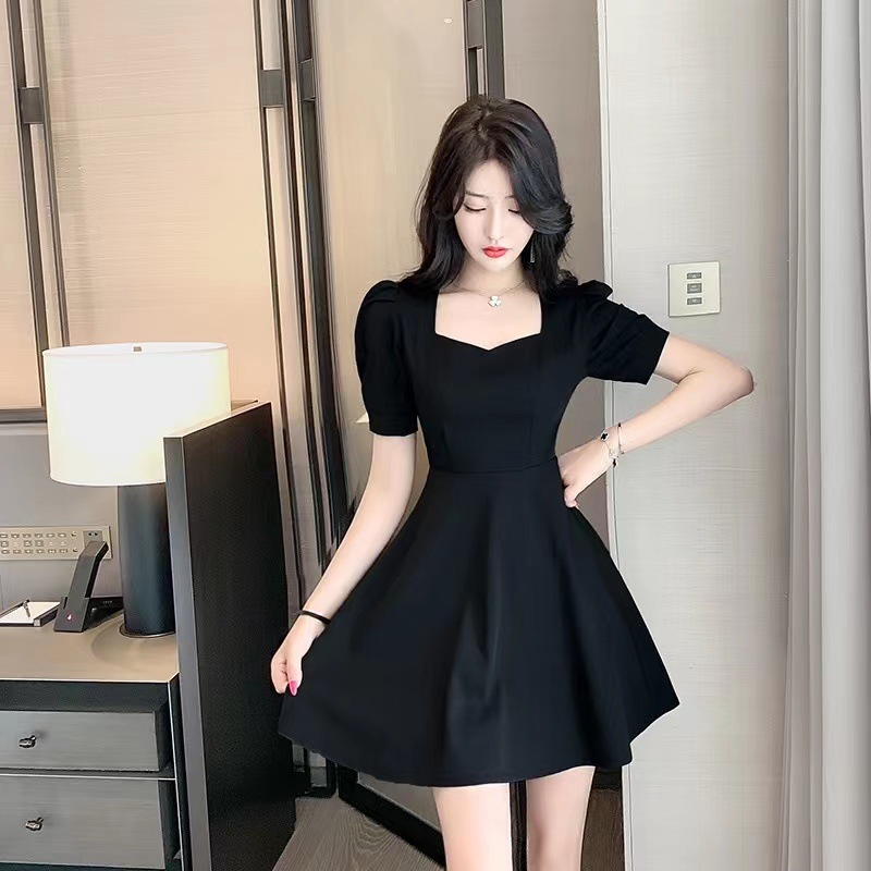 Black Hepburn Style Dress 2025 New Summer Age-Reducing Elegant Waist Slimming Look Little Black Dress Short Style for Small People