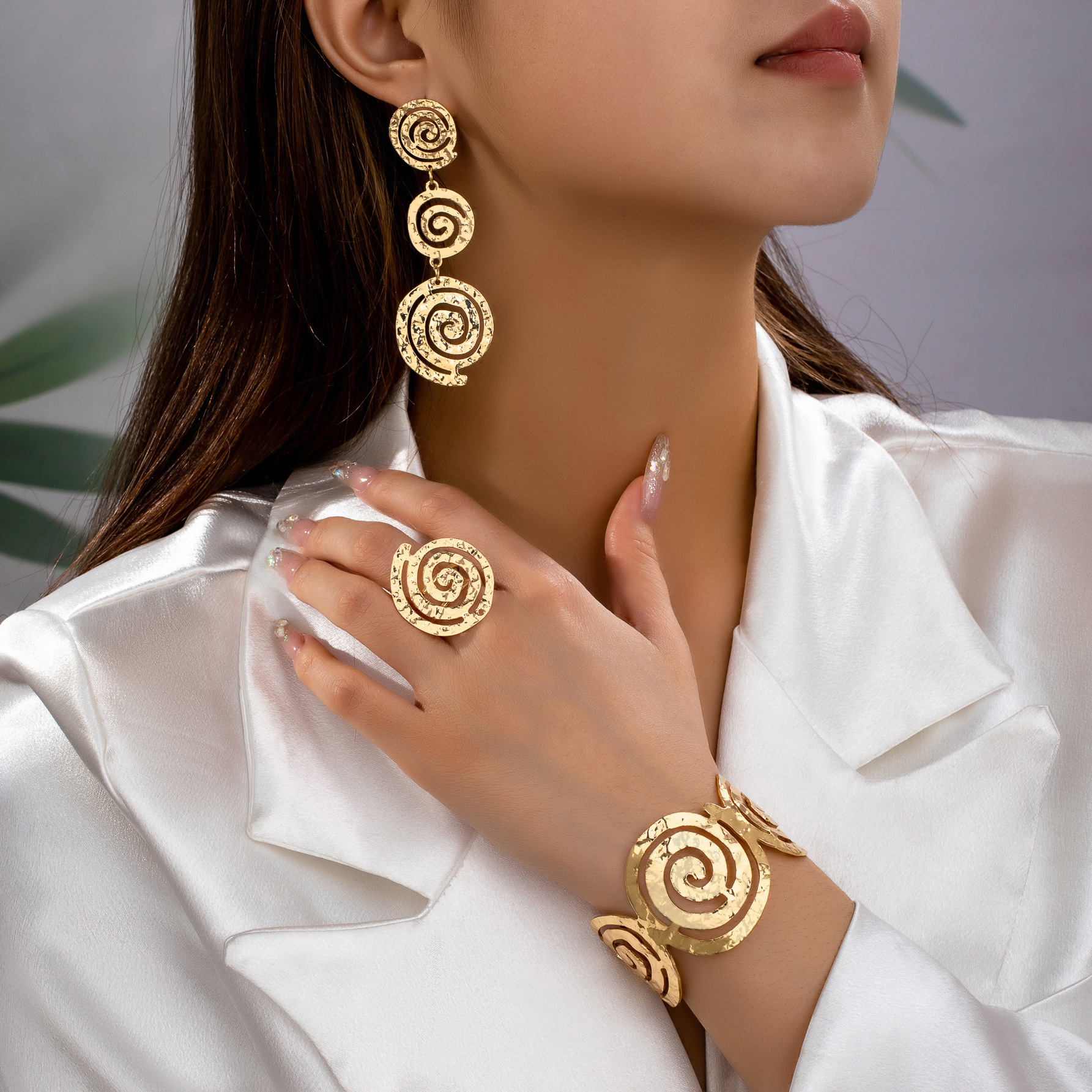 Picture of Cross Border Hot Personality Fashion Trend Spiral Earrings Ring Bracelet suit Suitable for Women Street Party Wear