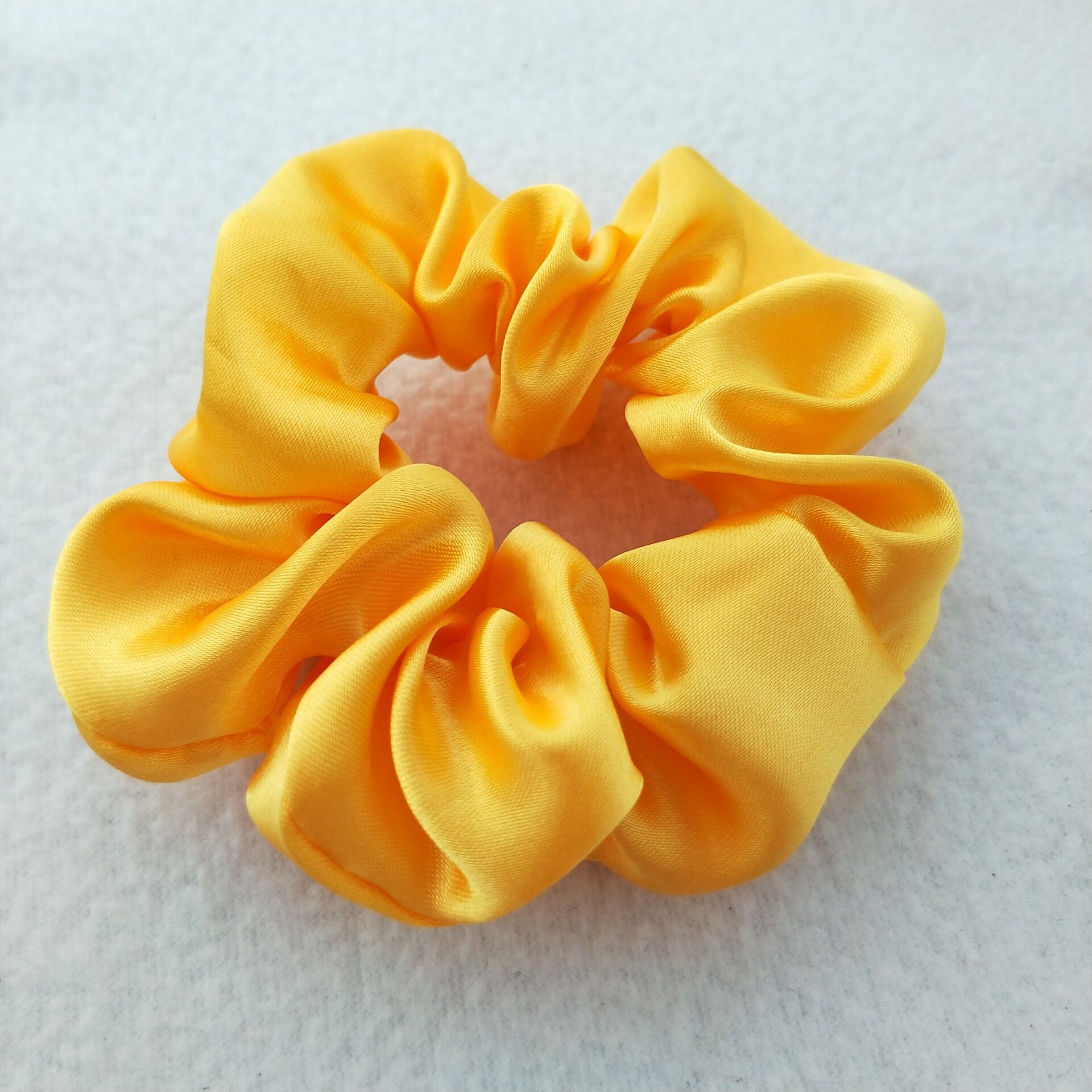 Picture of Cross-Border Amazon Satin Fabric Satin Scrunchie for Women, High-End Bun Hair Tie