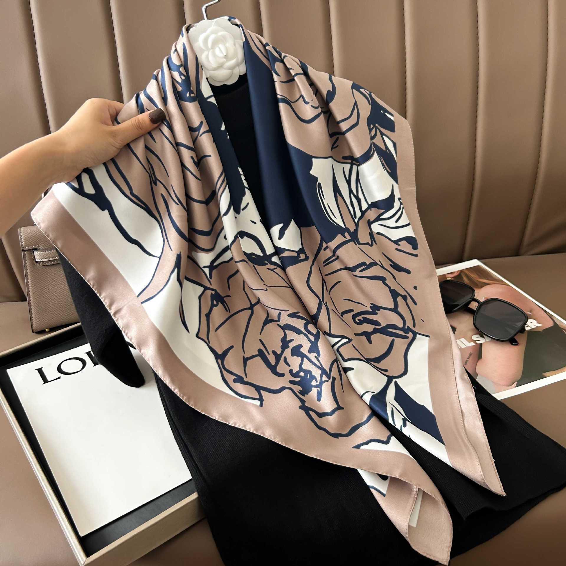 Picture of New 90cm Large Square Silk Elegant High-grade Decorative Shawl Women's Silk Scarf Fashion All-match Professional Scarf