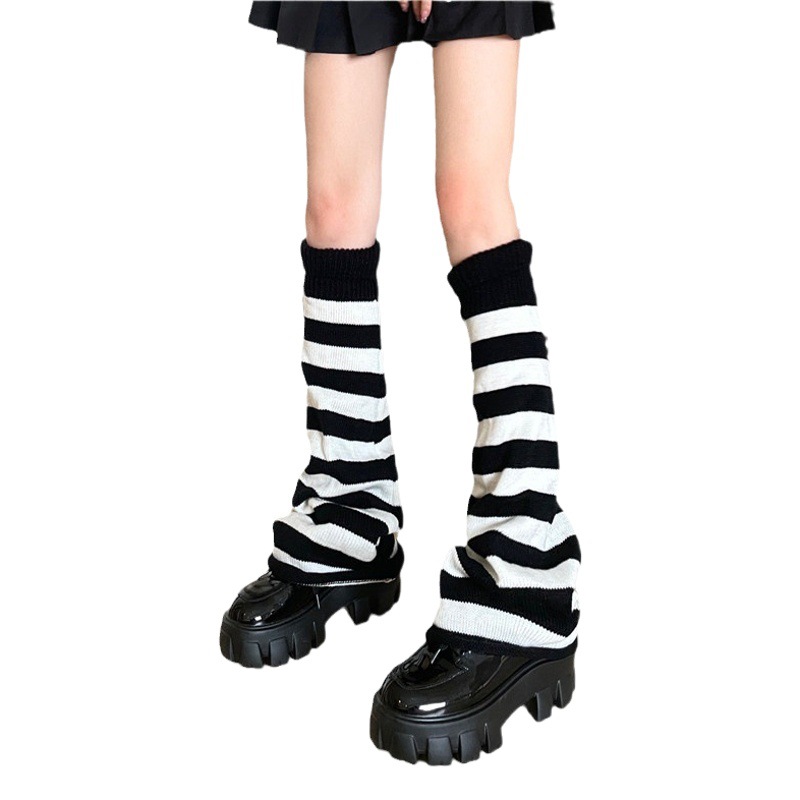 Knitted warm wide leg striped socks calf socks autumn and winter jk hot girl black and white slimming y2g pile Horn leg cover
