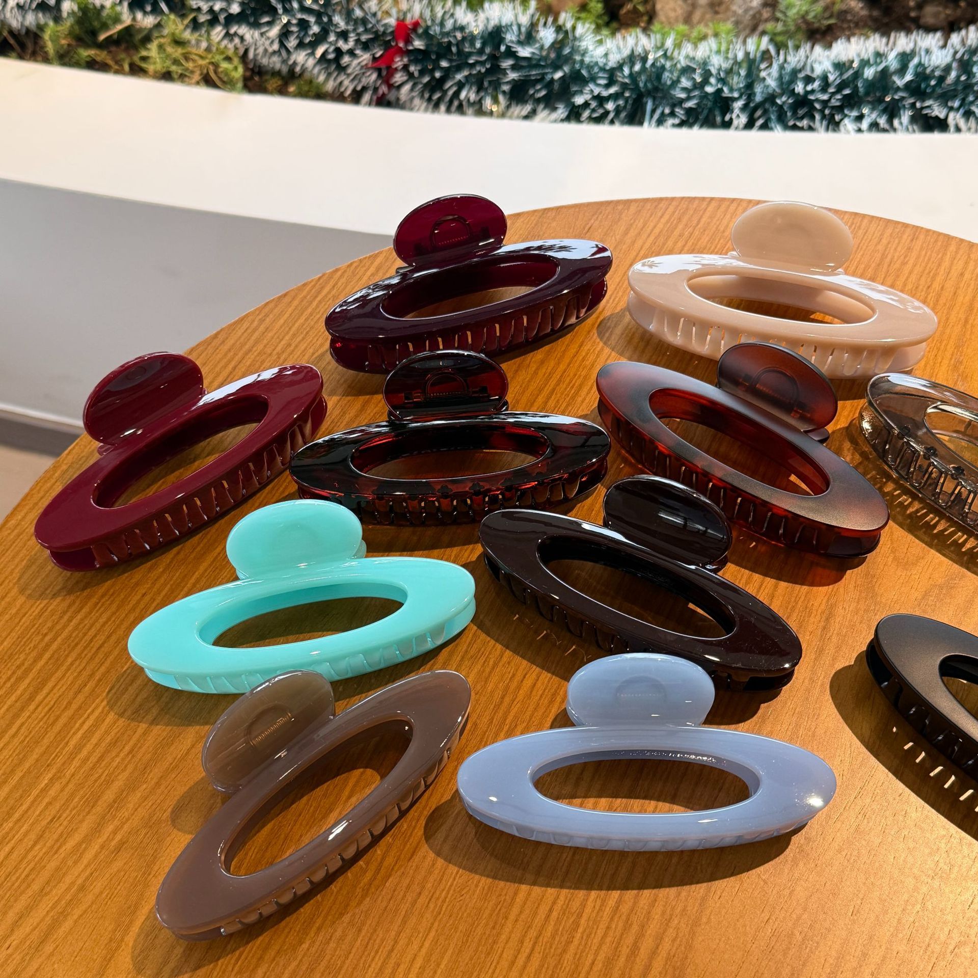 New spring hair accessories ring hollow elegant atmosphere hair clip butterfly buckle solid color grip clip high sense large hair grip