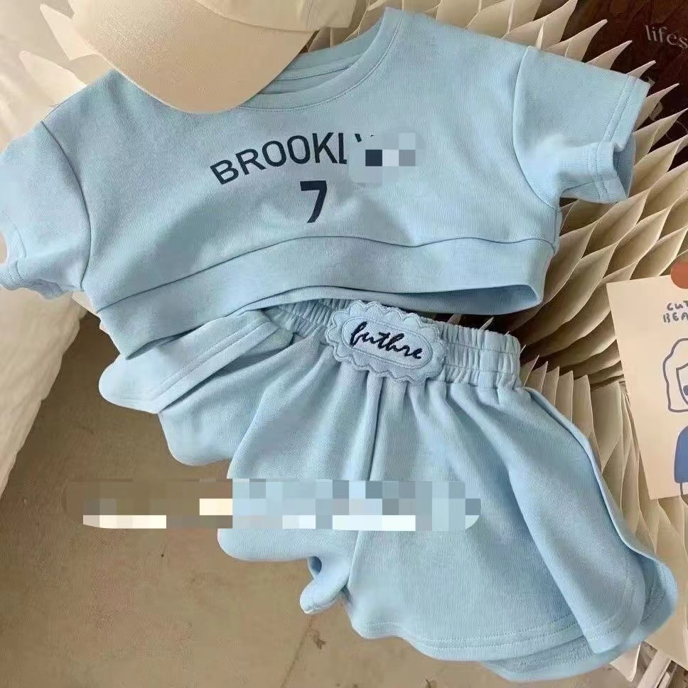 Picture of Girls Summer Suit 2025 New Korean Style Foreign Style Kidsren's Internet Celebrity Baby Short-Sleeved Shorts Two-Piece Set Trendy Kidsren's Clothing