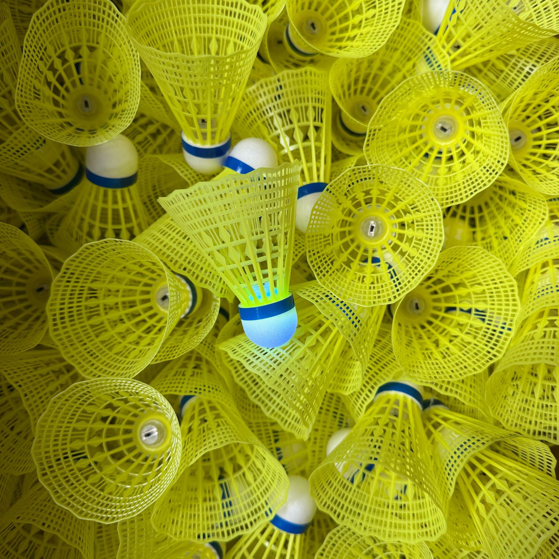 Picture of Luminous Badminton Bulk 4 Barreled Nylon Luminous Badminton Ball Not Bad Plastic Nylon Ball with Lamp