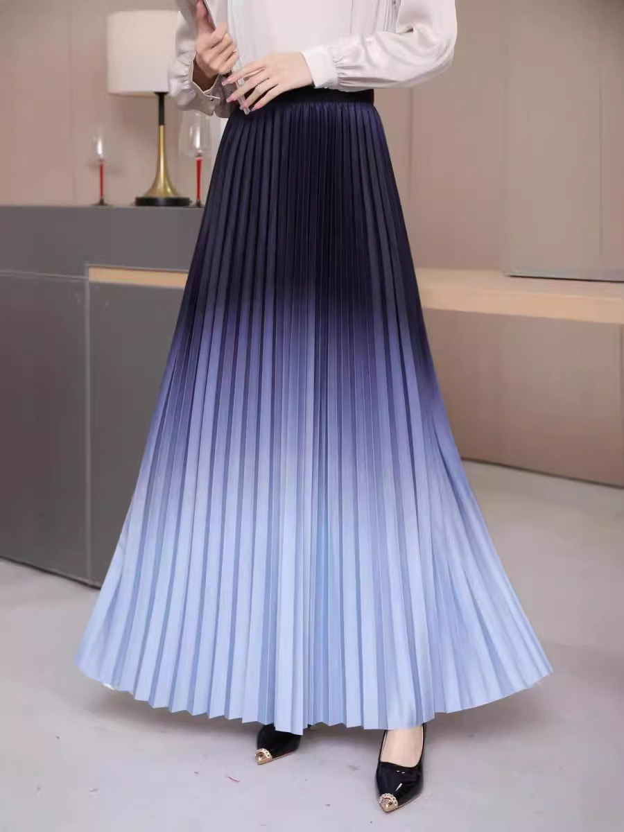 High-grade Salty Draped Gradient Color Skirt Women's 2024 Autumn and Winter New Long Skirt High Waist Ladded Pleated Skirt