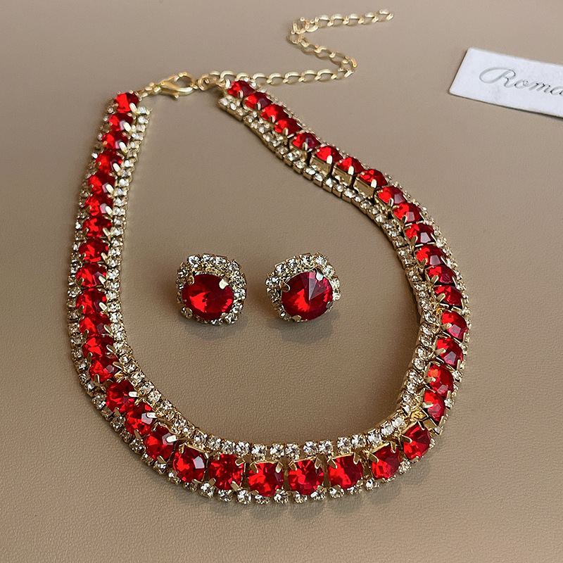 Picture of European and American light luxury high-end zircon jewelry suit necklace niche retro clavicle chain fashion Joker jewelry wholesale