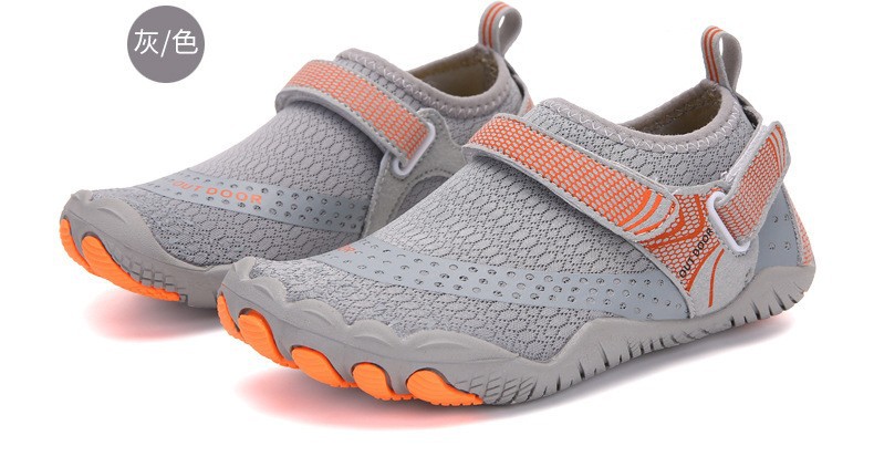 Picture of Children's Beach Shoes Quick-drying Anti-cutting Wading Shoes Anti-slip Swimming Snorkeling Shoes Parent-child Outdoor Tracing Shoes
