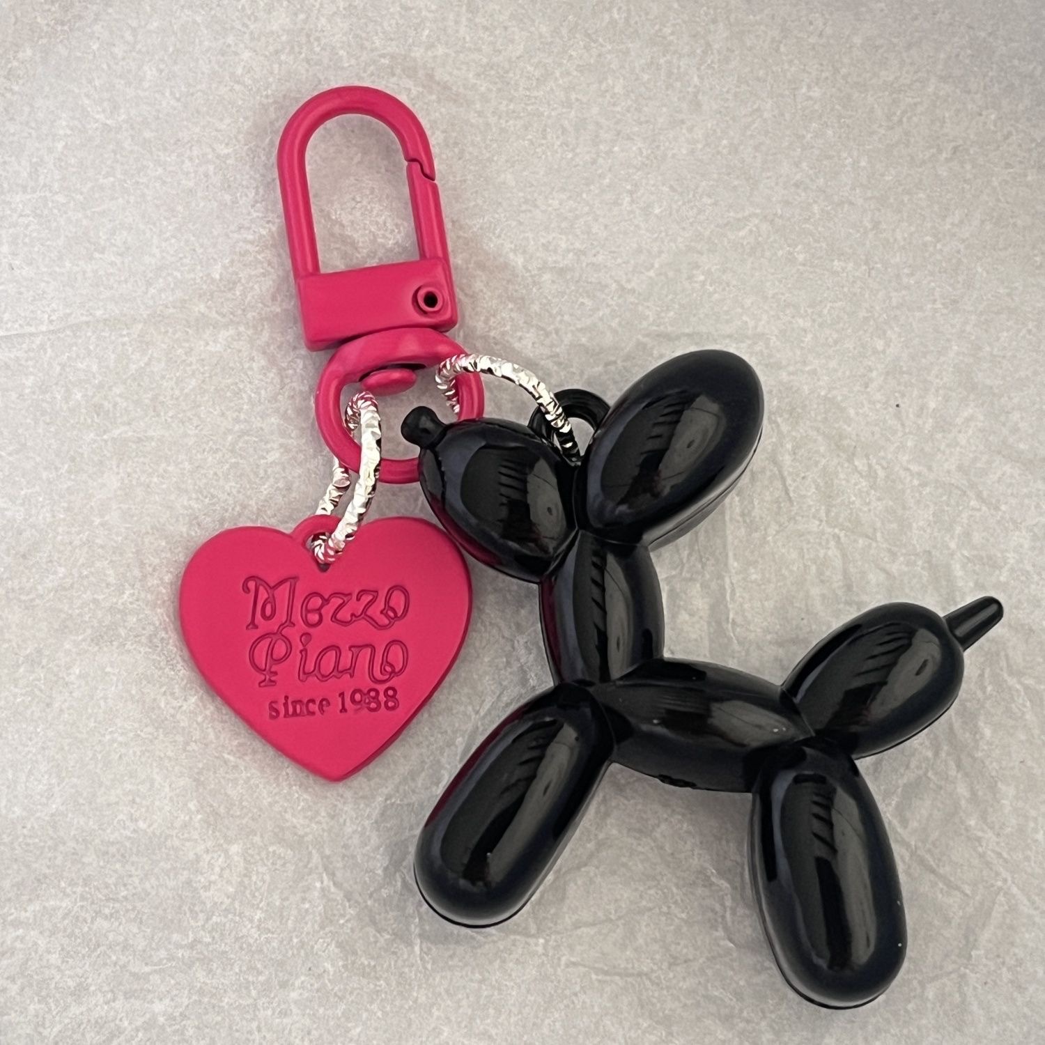 Picture of Dopamine Rose Red with Black Keychain Pendant Female Internet Celebrity High-End Niche Handmade Balloon Dog Bag Pendant Versatile