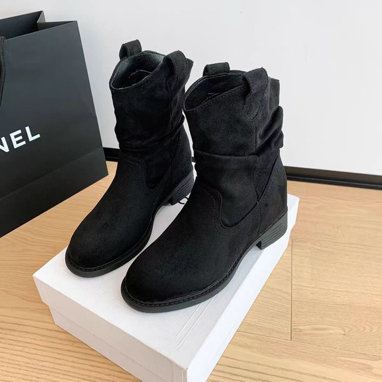 Picture of Vintage round toe stack boots 2025 fall new ins style high heels western cowboy knight boots mid-leg boots boots