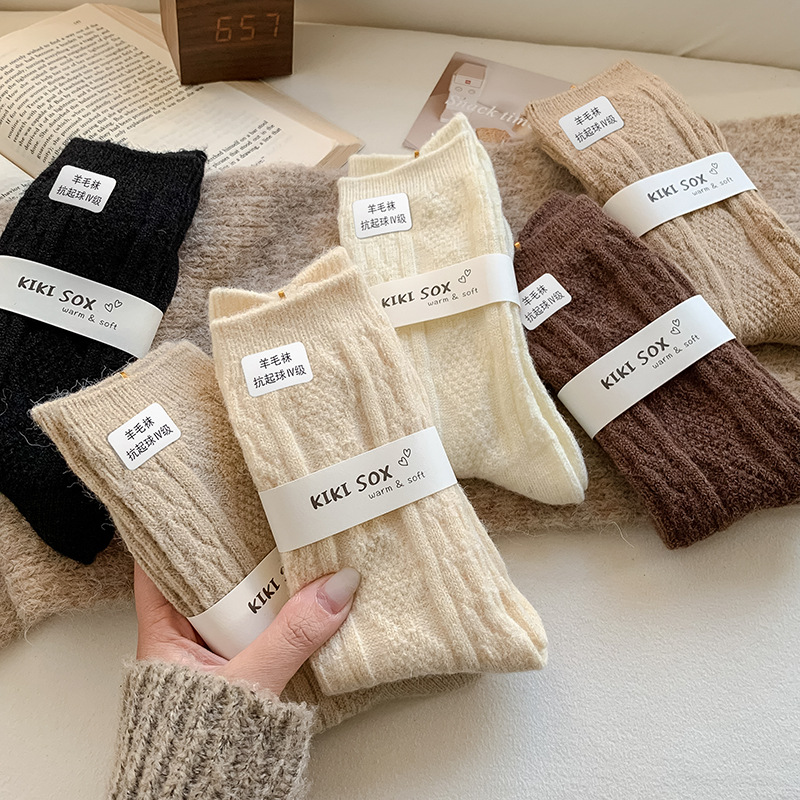 Brown wool socks women's mid-calf ins simple Japanese rhombic pile socks autumn and winter thickened women's socks net infrared wear