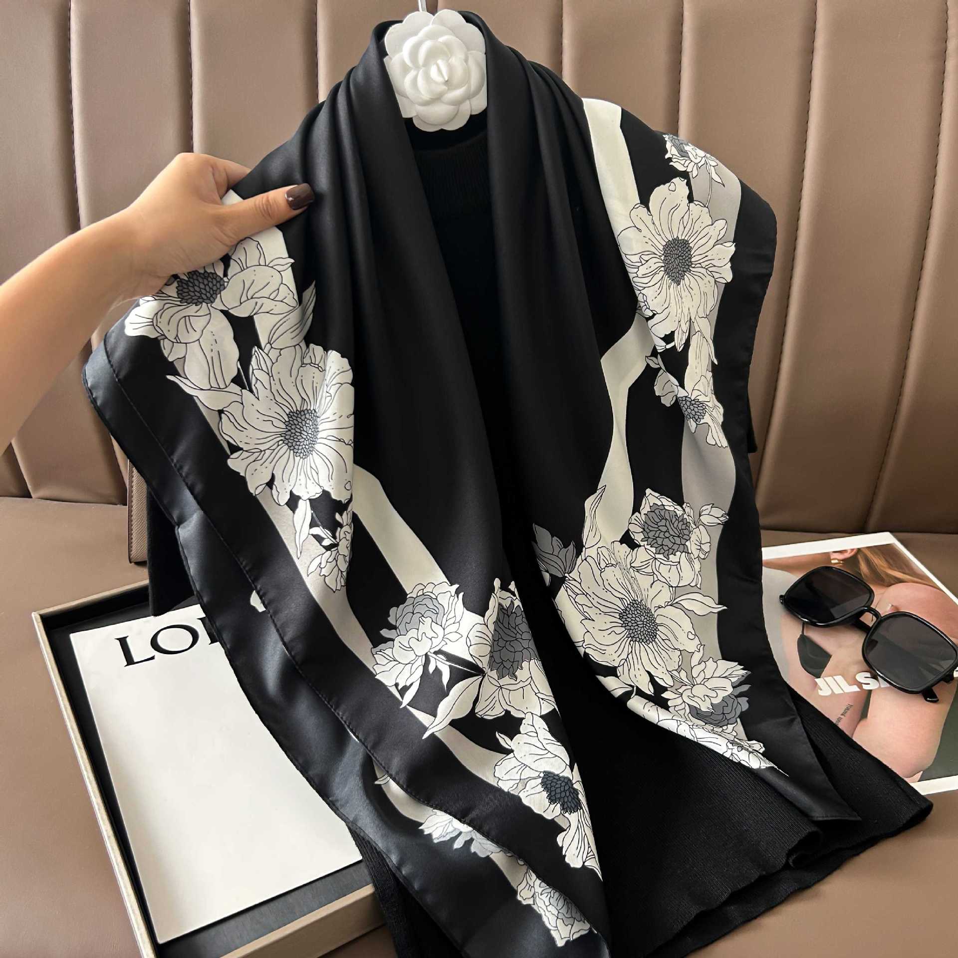 Picture of New 90cm Large Square Silk Elegant High-grade Decorative Shawl Women's Silk Scarf Fashion All-match Professional Scarf