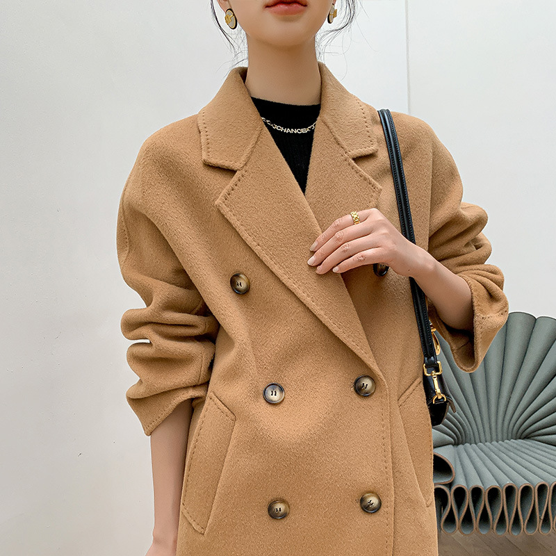 Picture of Woolen Coat, Business Casual, Simple and Versatile, with a Suit Collar, Short Solid Color Wool Autumn and Winter Women's Coat, Thickened Wool