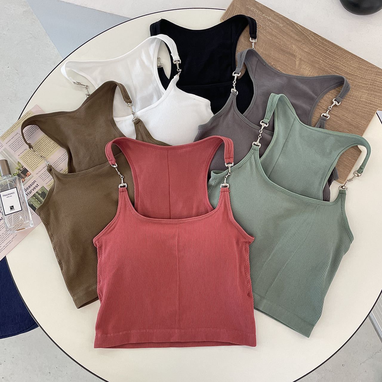 Internet-famous Metal Buckle Shoulder Strap Hot Girl Wind Belt Chest Pad Sexy Camisole Vest Women's Short Thin Slim-fit Base Top