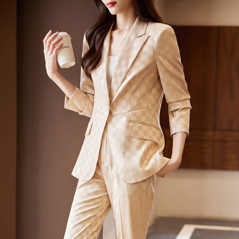Plaid Suit suit Women's 2023 New Elegant Professional Wear High-end Sense Fried Street Printed Small Man Suit Jacket