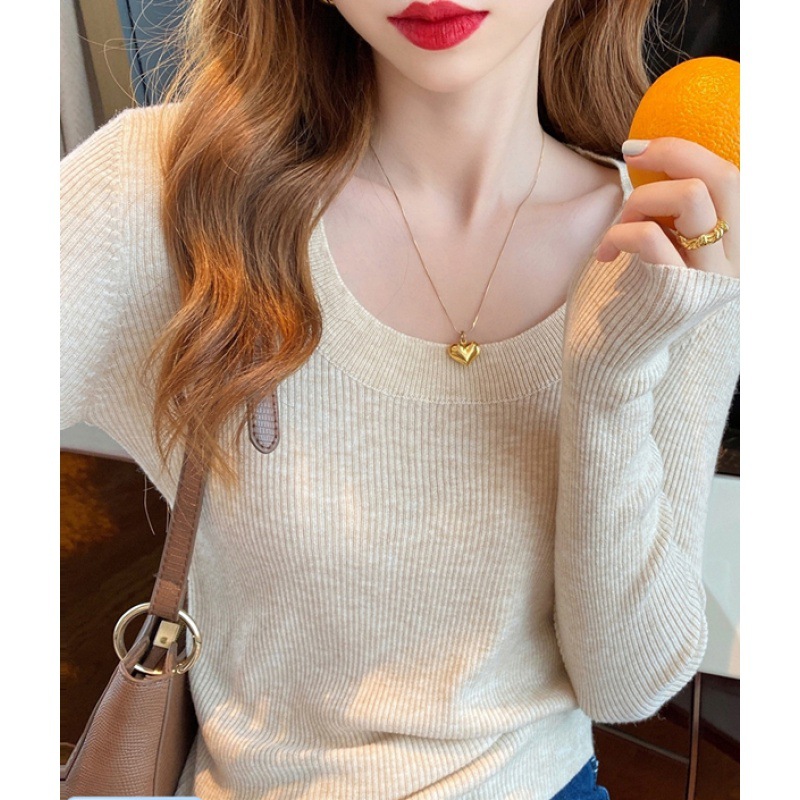 Round neck sweater New year women's white bottoming shirt inner spring and autumn thin sweater long sleeve early autumn top