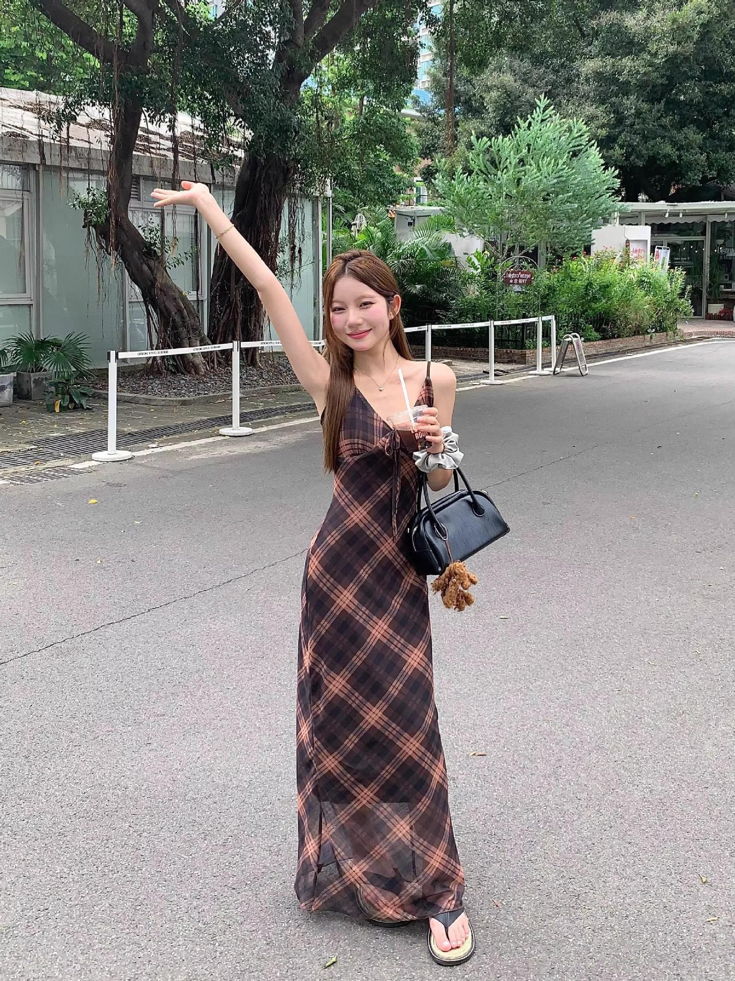Gentle French Style Rhomboid Slip Skirt Women's Summer New Arrival Tight Waist to Cover Meat and Slimming Pear-Shaped Figure Vintage Dress