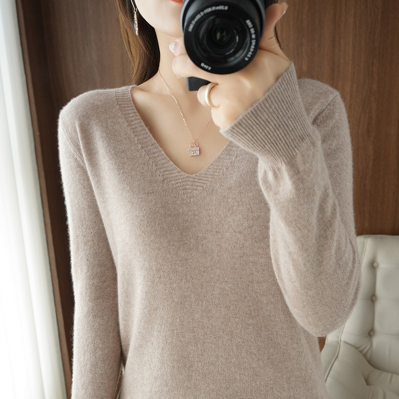 Picture of 2025 Spring New Pure Color V Neck Knitted Bottoming Shirt Pullover Slimming Look Sweater Thin Style Western Style Inner Wear