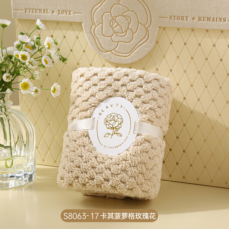 Picture of Hand gift towel can be hung hand gift towel coral fleece absorbent wedding gift wholesale