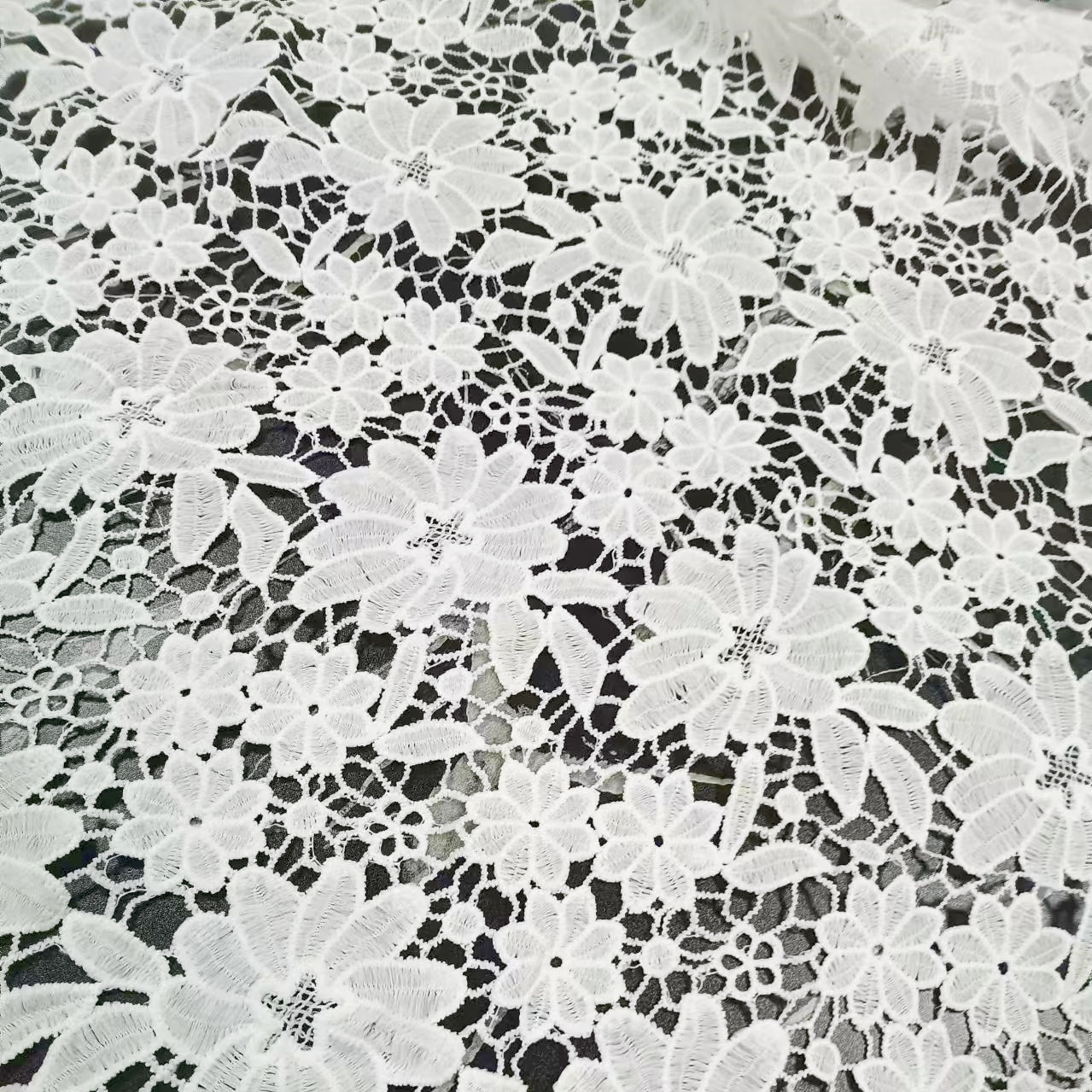 Polyester three-dimensional hollow fabric water-soluble white embroidery imitation hand hook lace handmade DIY accessories lace