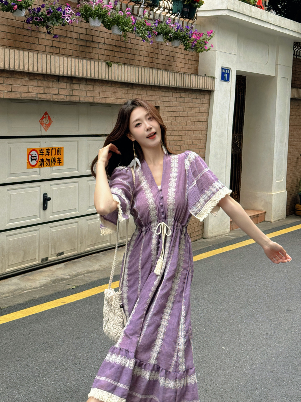2024 New Seaside Resort Style Blue Embroidered Dress Women's Summer Atmosphere Waist Beach Long Dress