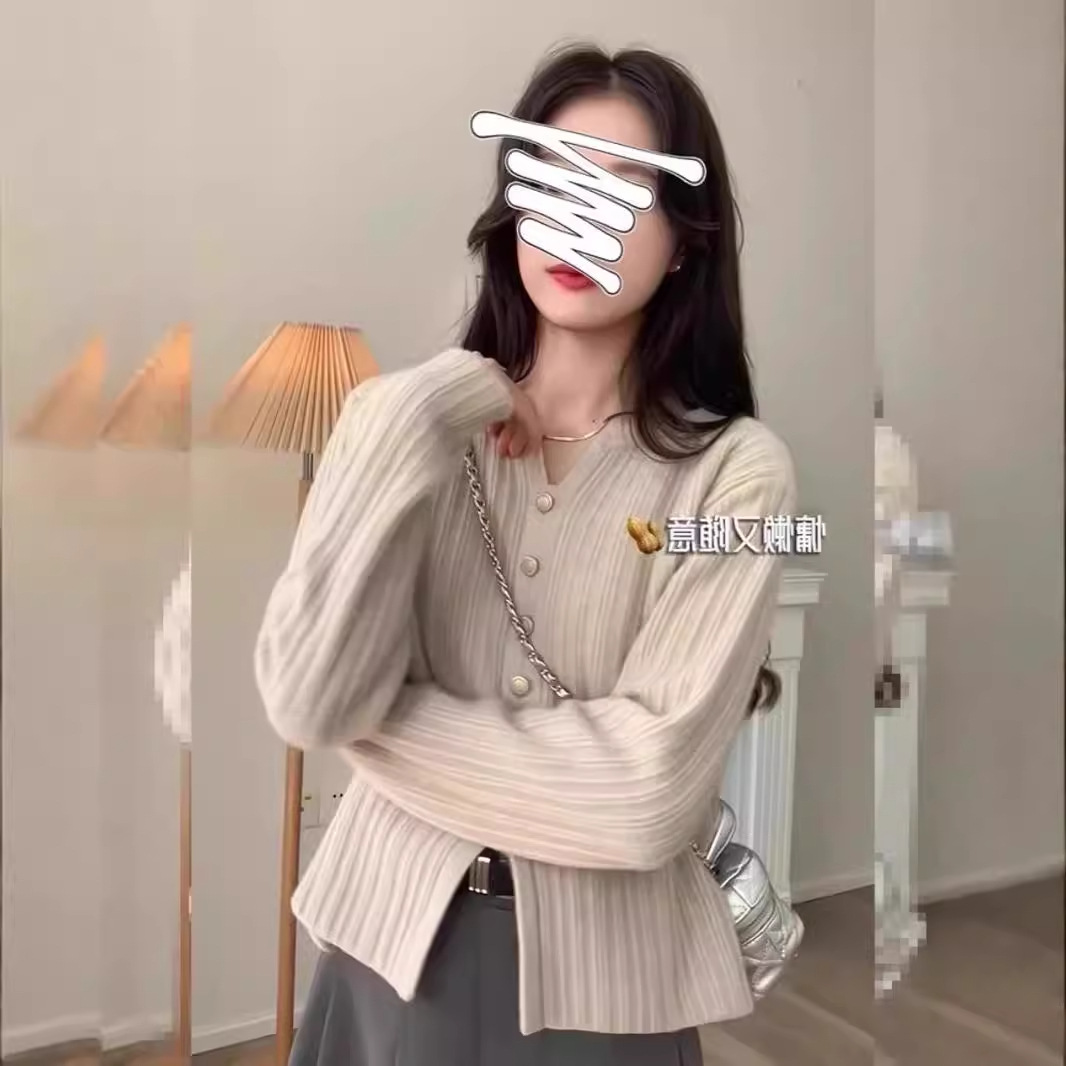 Export V-neck front shoulder sweater women's winter new small split spring and autumn sweater inner base shirt