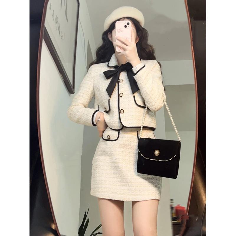 Small Fragrant Style Suit for Women in Spring and Autum, Fashionable Lady's Age-Reducing Bow-Tie Short Outwear and Skirt Two-Piece Suit