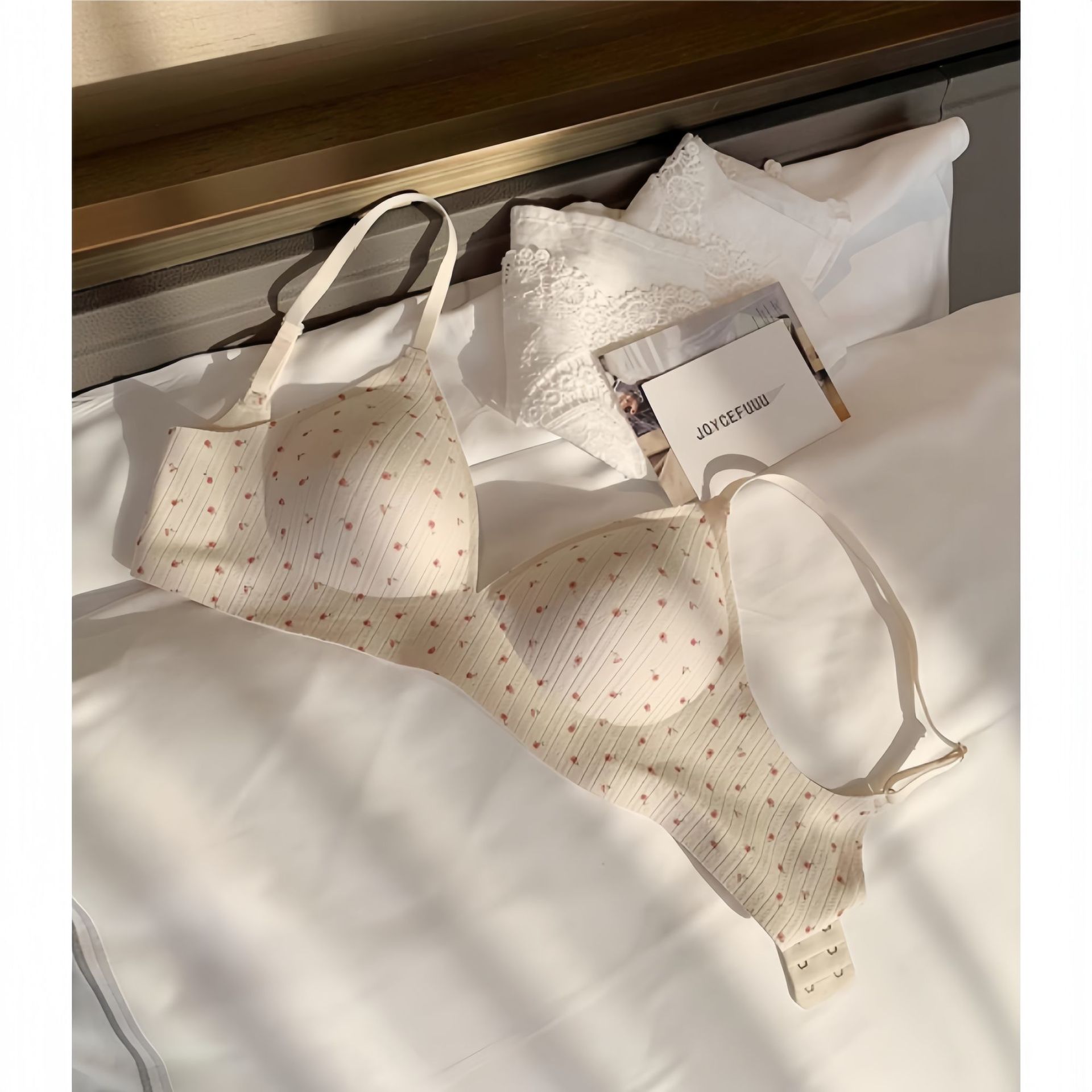 Threaded Cotton Floral Triangle Cup Small Breast Intimates for Women, Comfortable Breast-Retracting, Push-Up, Anti-Sagging, Beautiful Back, No Wire Bra