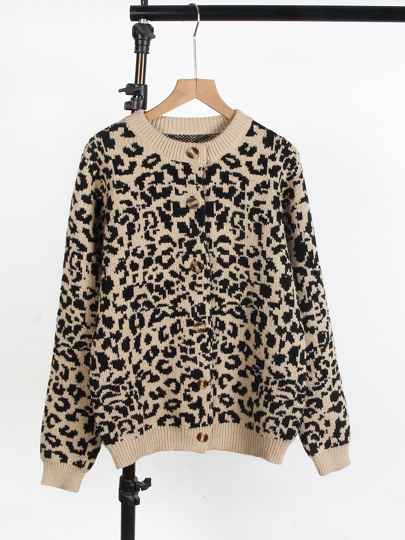Picture of European and American new autumn/winter sweaters for women, cross-border Amazon loose knit crew neck long-sleeve leopard print sweater cardigan jacket