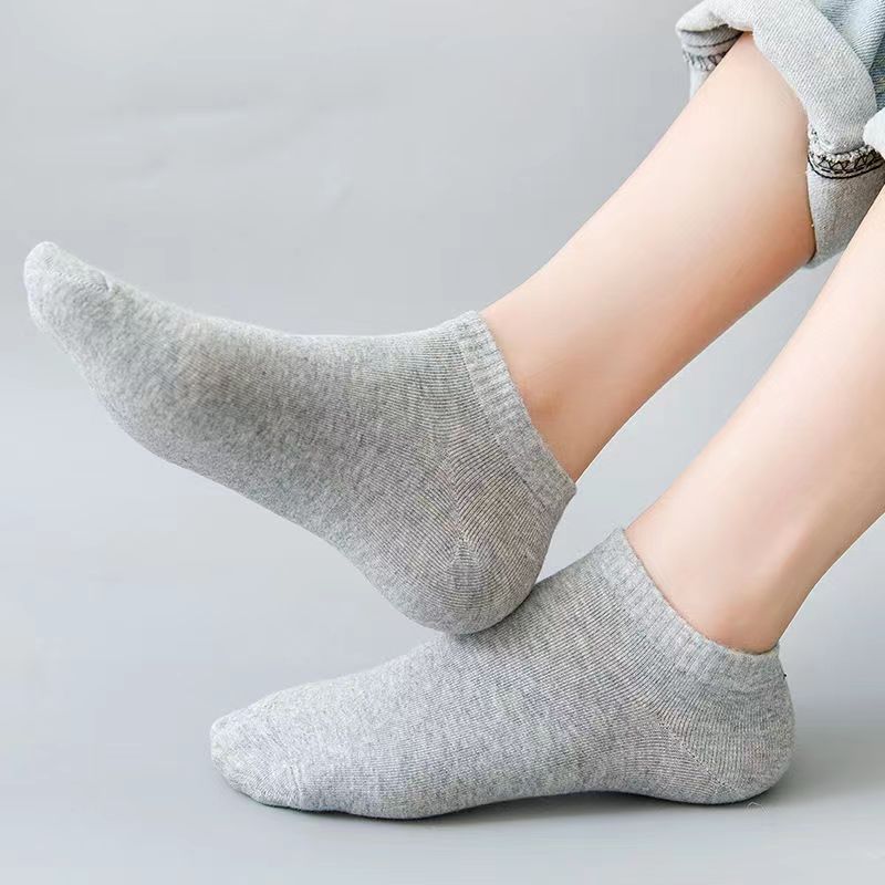 Picture of Socks Men's Socks Sweat-Absorbent Short Summer Thin Low-Cut Shallow Mouth Invisible Versatile Black and White Gray Boat Socks Wholesale