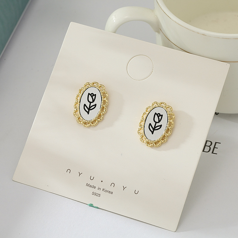 S925 Silver South Korea Dongdaemun Earrings French Retro All-match Niche Geometric Lace Tulip Earrings B563