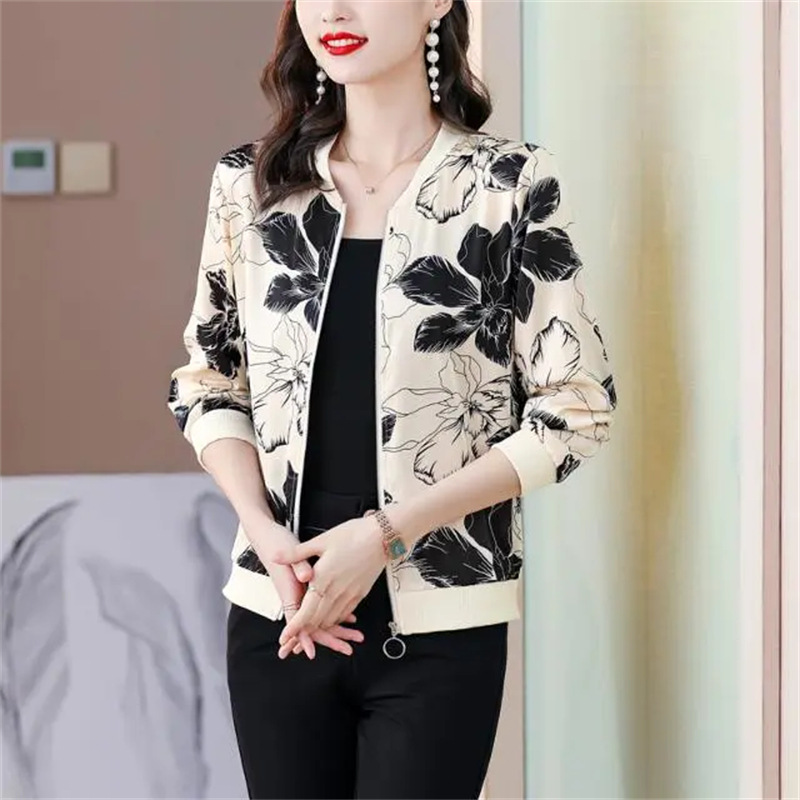Picture of Chiffon Sunscreen Short Coat Women's 2025 Summer New Long Sleeve Fashionable Casual Loose Thin Cardigan Top Trendy