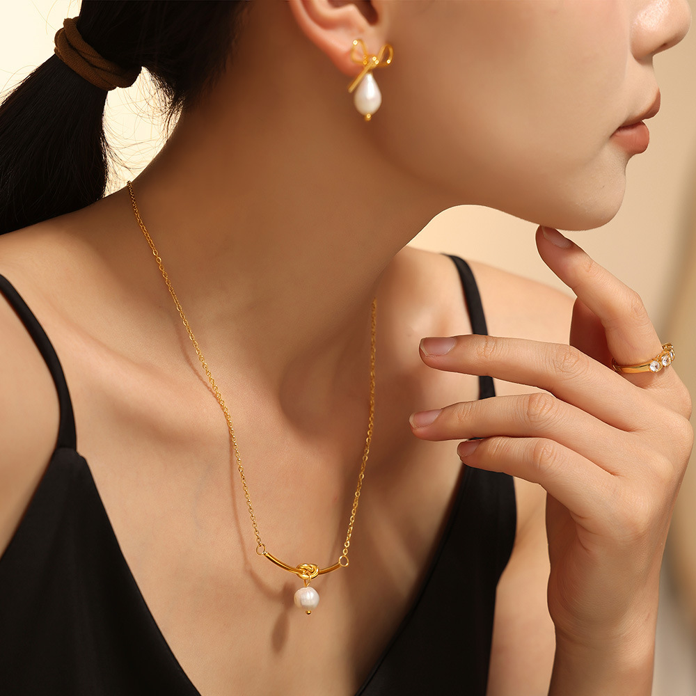 French Hollow Bow Earrings Freshwater Pearl Rope Necklace Stainless Steel Sweet Temperament Girlfriend Gift suit