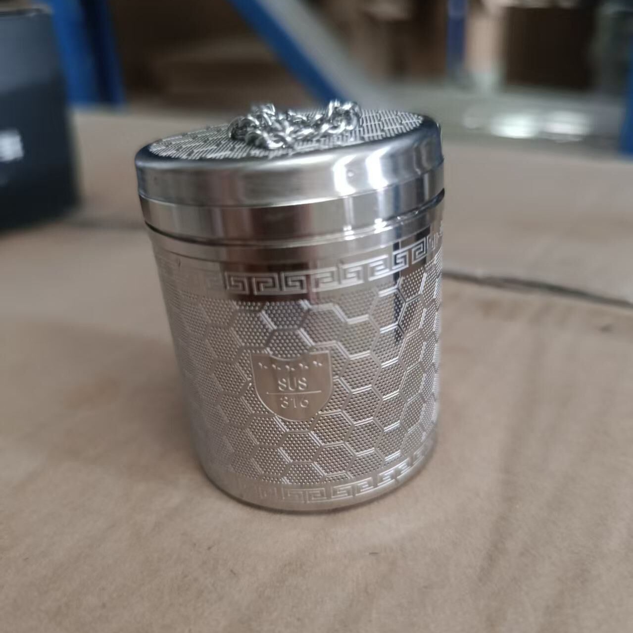 Picture of 316L stainless steel tea strainer stewed teapot tea making artifact tea compartment water separation tea filter cooking ball