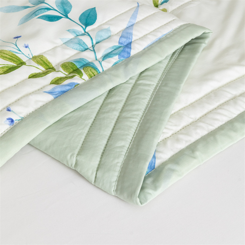 Picture of Summer Air Conditioning Quilt, Washed Cotton Brushed Summer Cooling Quilt, Machine Washable, Gift Purchase, Foreign Trade Cross-Border Bulk Purchase