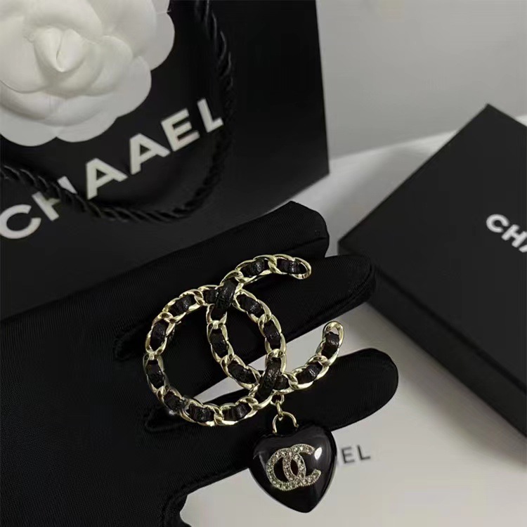 Picture of 2023 Autumn and Winter New High Quality Fragrance c Letter Brooch Retro Antique Chest All-match Simple High-end