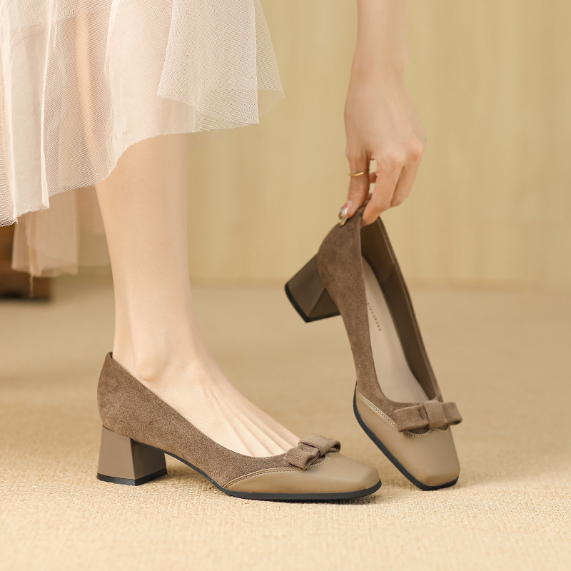 520 [in stock] new wine red festive shoes fashion thick heel square khachi temperament Joker shoes women