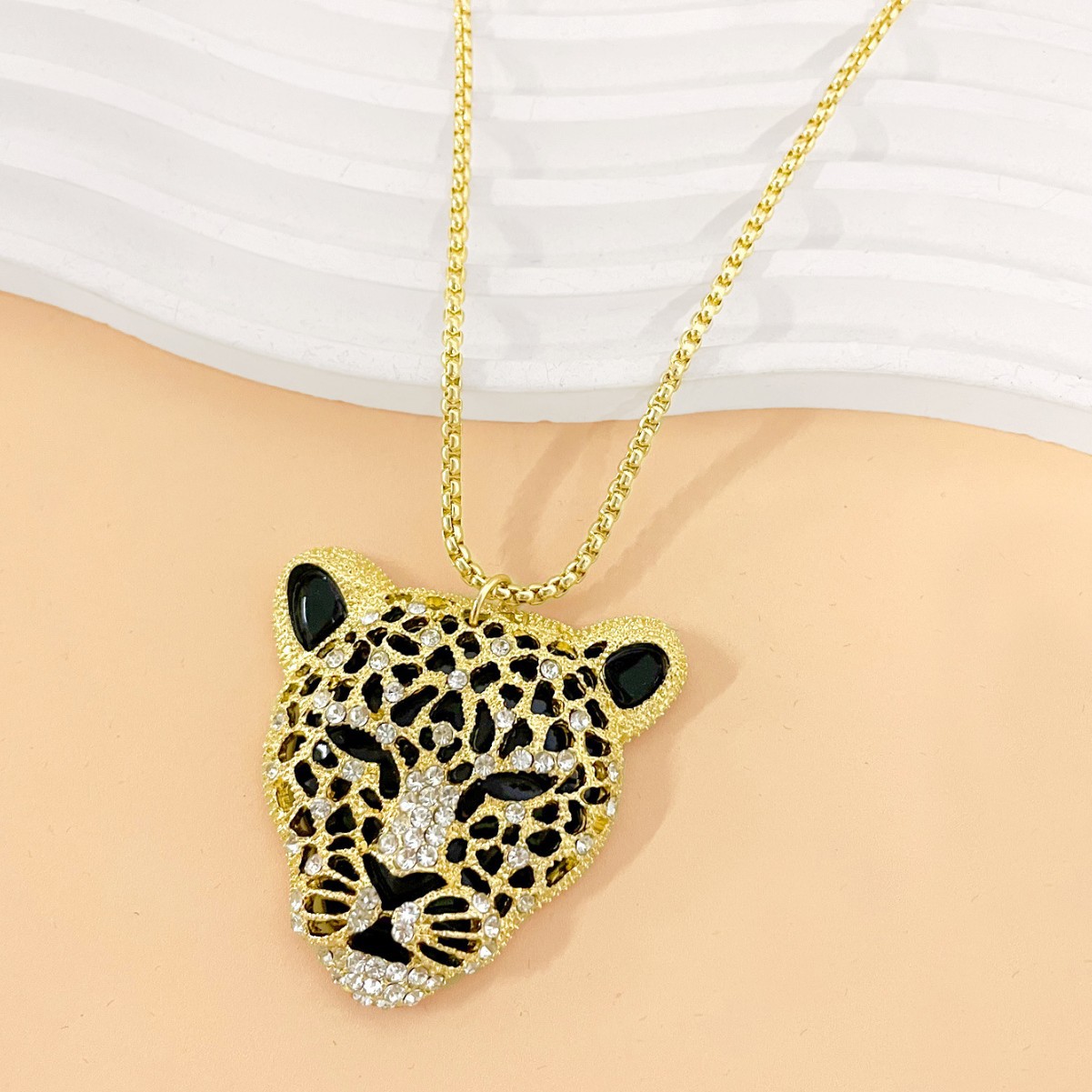 European and American Cross-Border Supply Full Diamond Tiger Head Leopard Head Pendant Necklace Long Neck Jewelry Women's Sweater Chain Niche