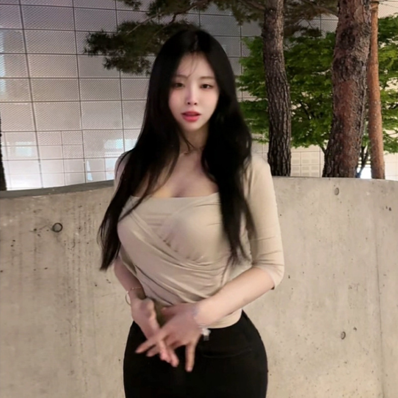 South Korea Dongdaemun Slim-fit Slimming Sexy Cross-pleated Suspender Half-sleeve Cardigan Two-piece Short Top