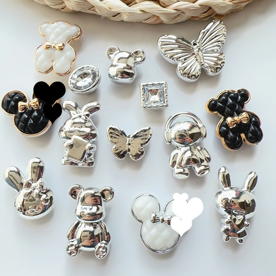New bear violent bear one-piece shoe buckle butterfly hole shoes bean one-piece shoe buckle bean shoes shoe buckle material wholesale