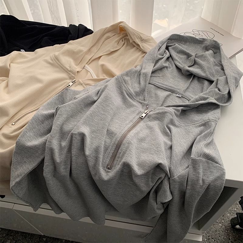 Long-sleeved T-shirt women's 2025 autumn short all-match waist half zipper thin sports hooded slim slim top