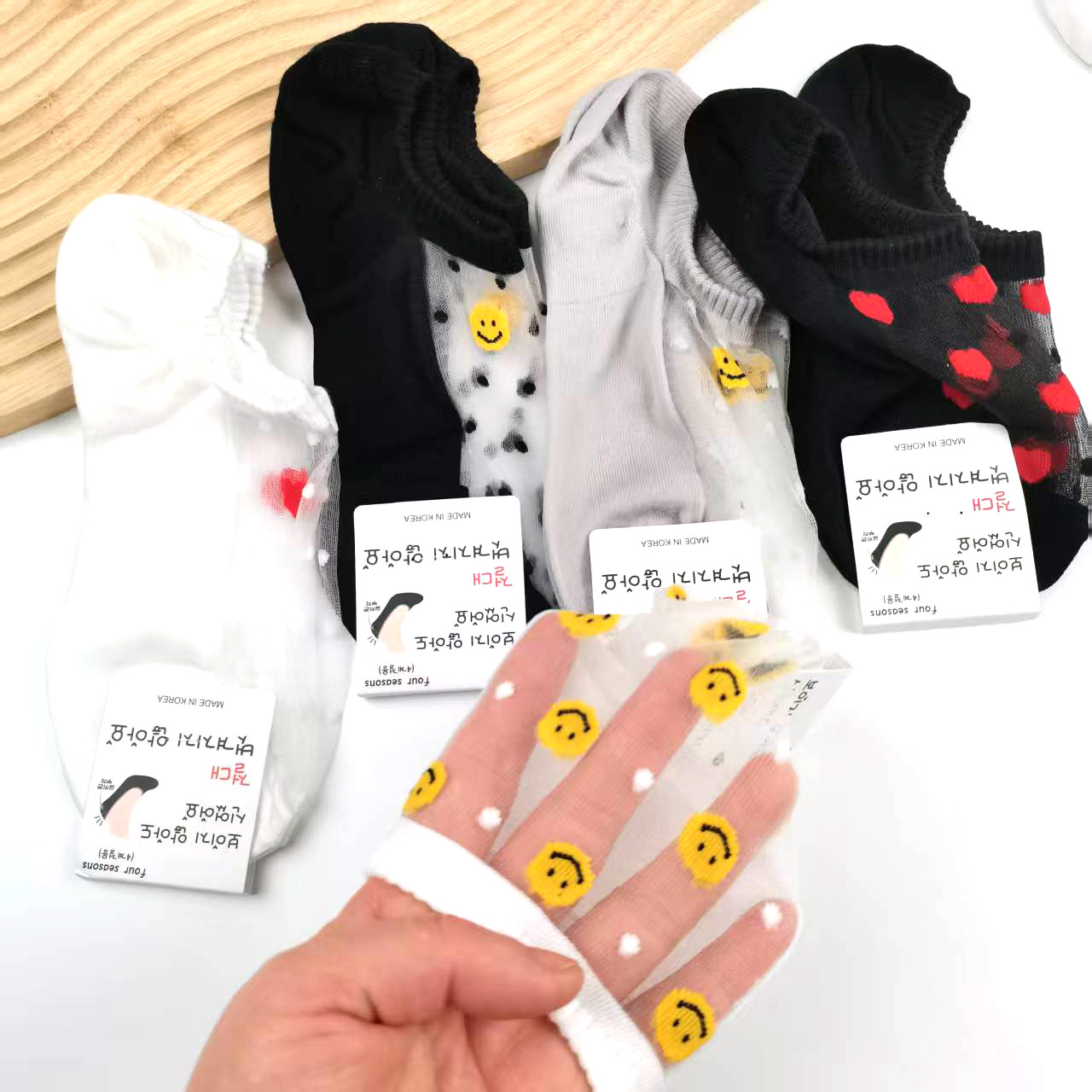 Picture of Summer Thin Mesh Mesh Silk Cotton Bottom Love Smiling Face Shallow Mouth Boat Socks Heel Silicone South Korea Socks