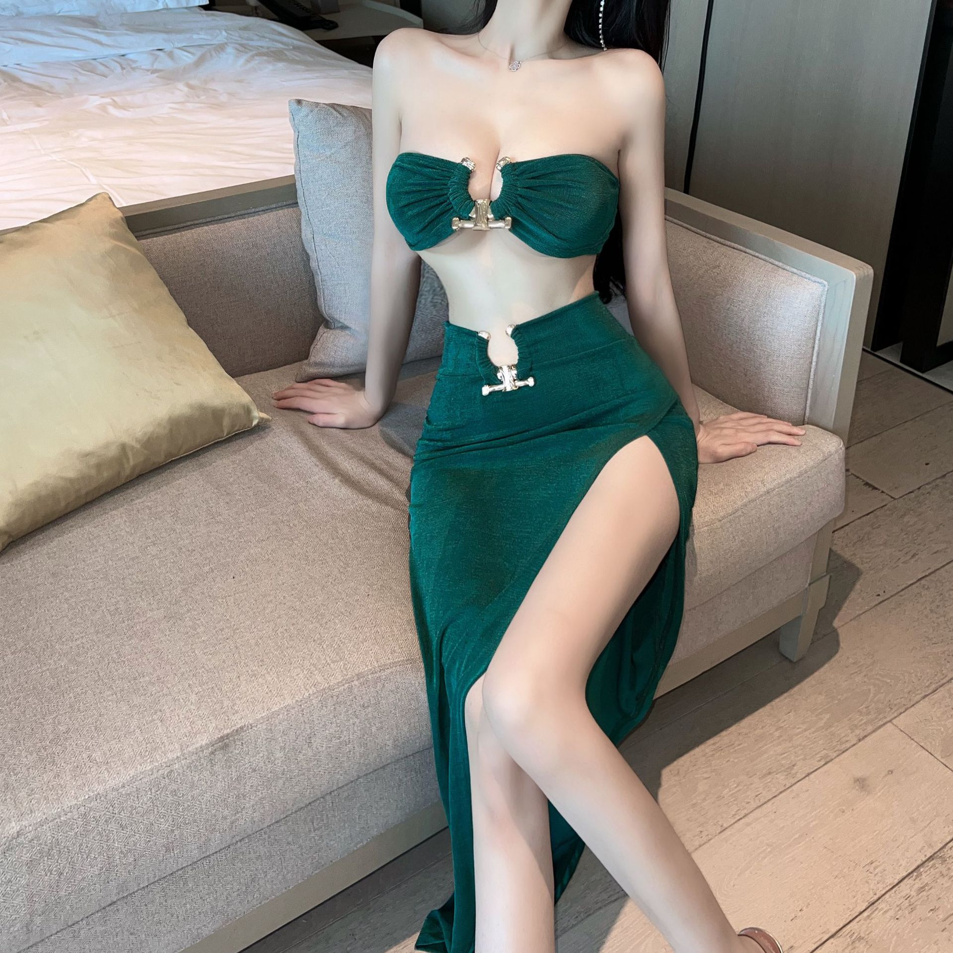 2022 European and American Foreign Trade Sexy Underwear Strapless Navel-exposed Backless Top Sexy Vent Hip Skirt Two-piece Set